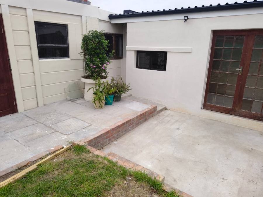 To Let 3 Bedroom Property for Rent in Sanddrift Western Cape